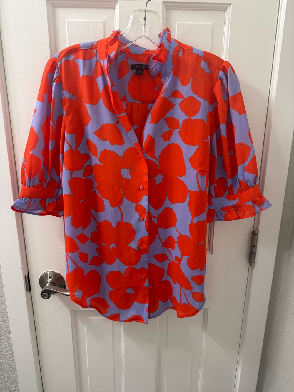 Like New Lavender and Coral Floral Blouse w Ruffle Neck/Sleeves, Sz S